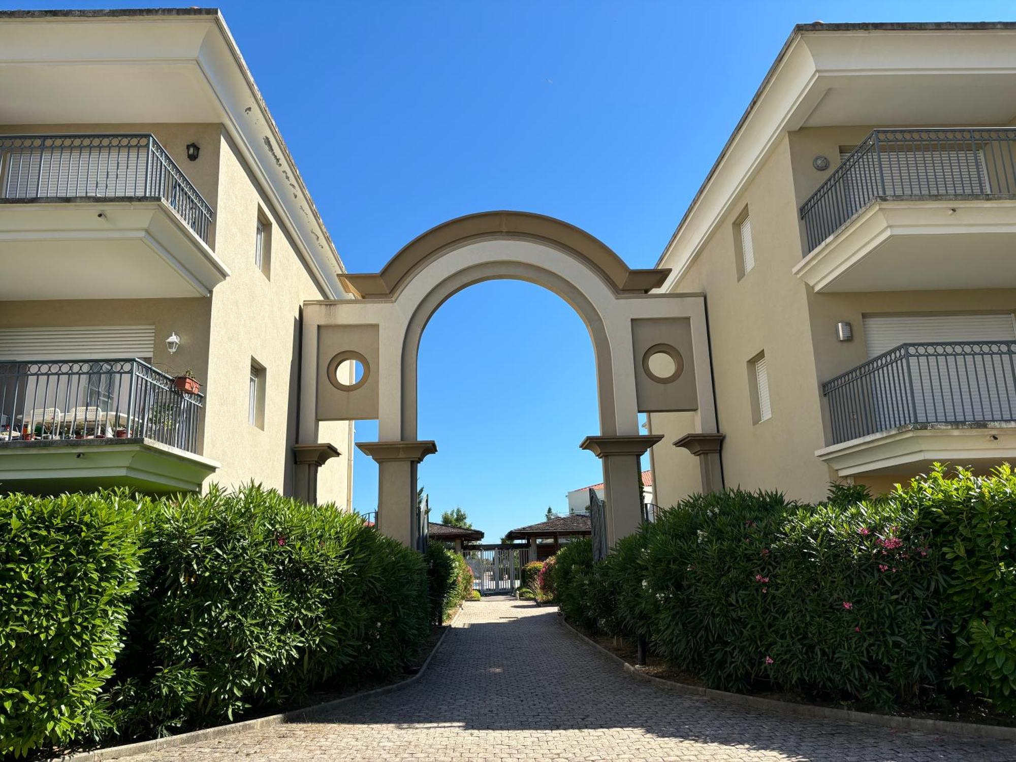 Beachside Apartment With Pool & Garden In Juan Les Pins Antibes Exterior foto